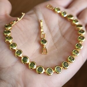 New 18K Gold Plated Round Cut Peridot Bezel Setting Bracelet With Extender